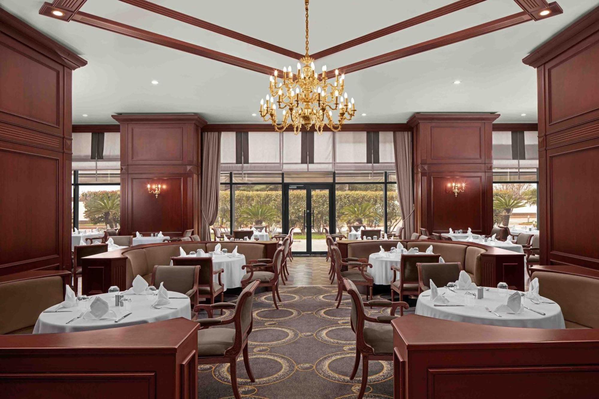Grand Cevahir Convention Center 5*